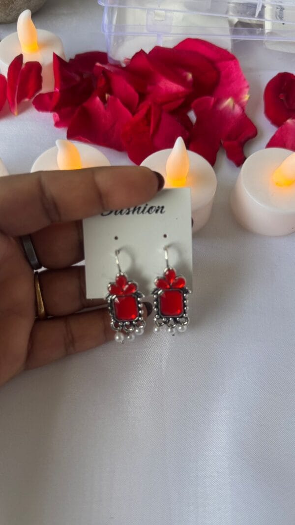oxidised-stone-pearl-dangle-earrings-red