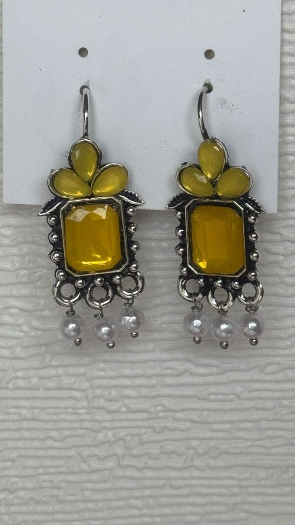 oxidised-stone-pearl-dangle-earrings-yellow