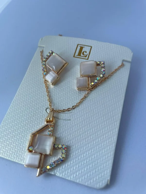 Crystal jewelry set for women and girls with pendant necklace, stud earrings and ring